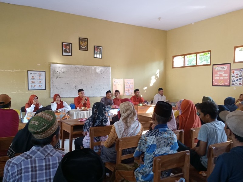 RAPAT WALI MURIT