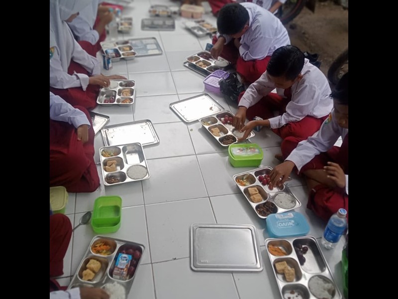 MBG ( Makan Bergizi Gratis ) SDN 2 KEMBANGSARI
